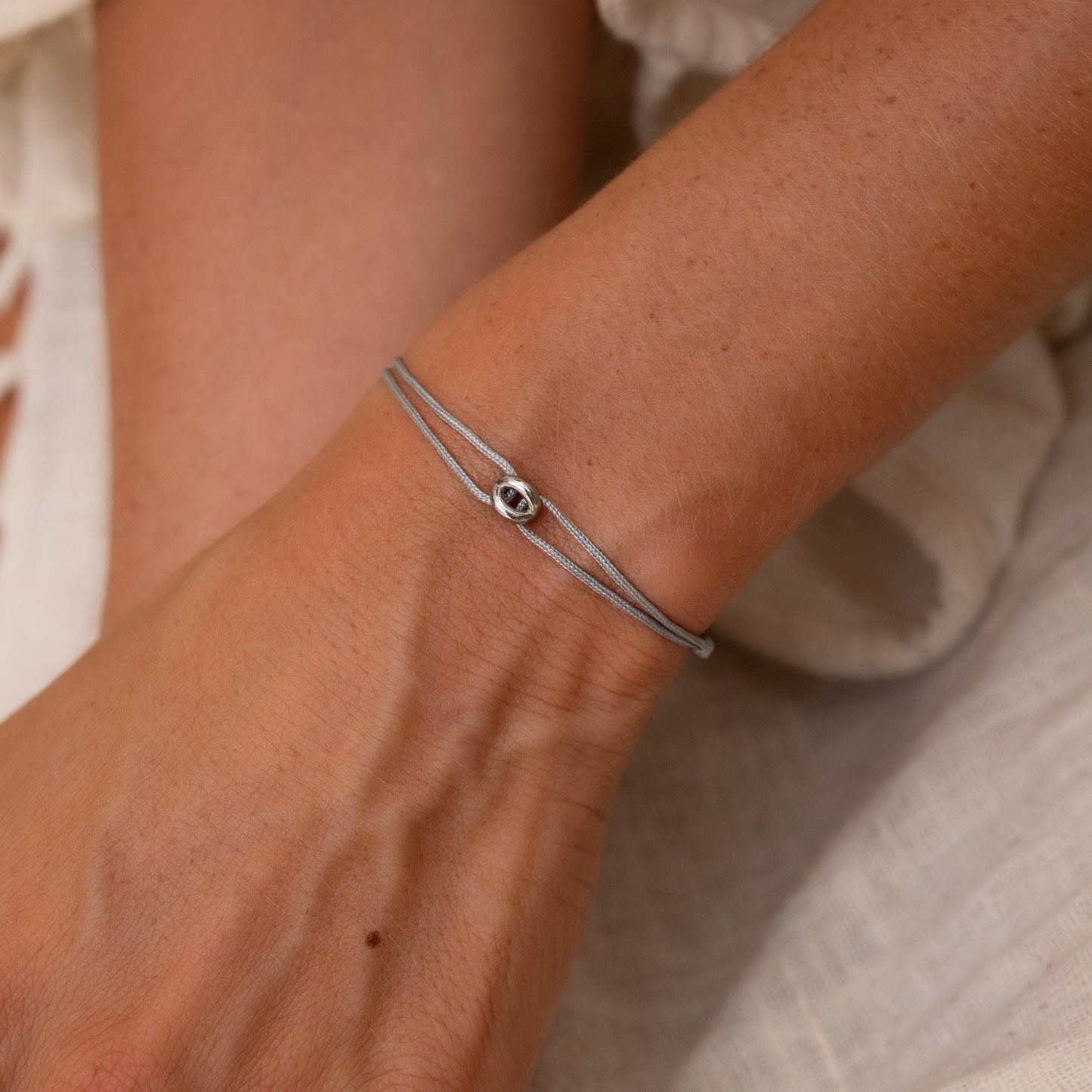 Silver Bead Armband - Grau