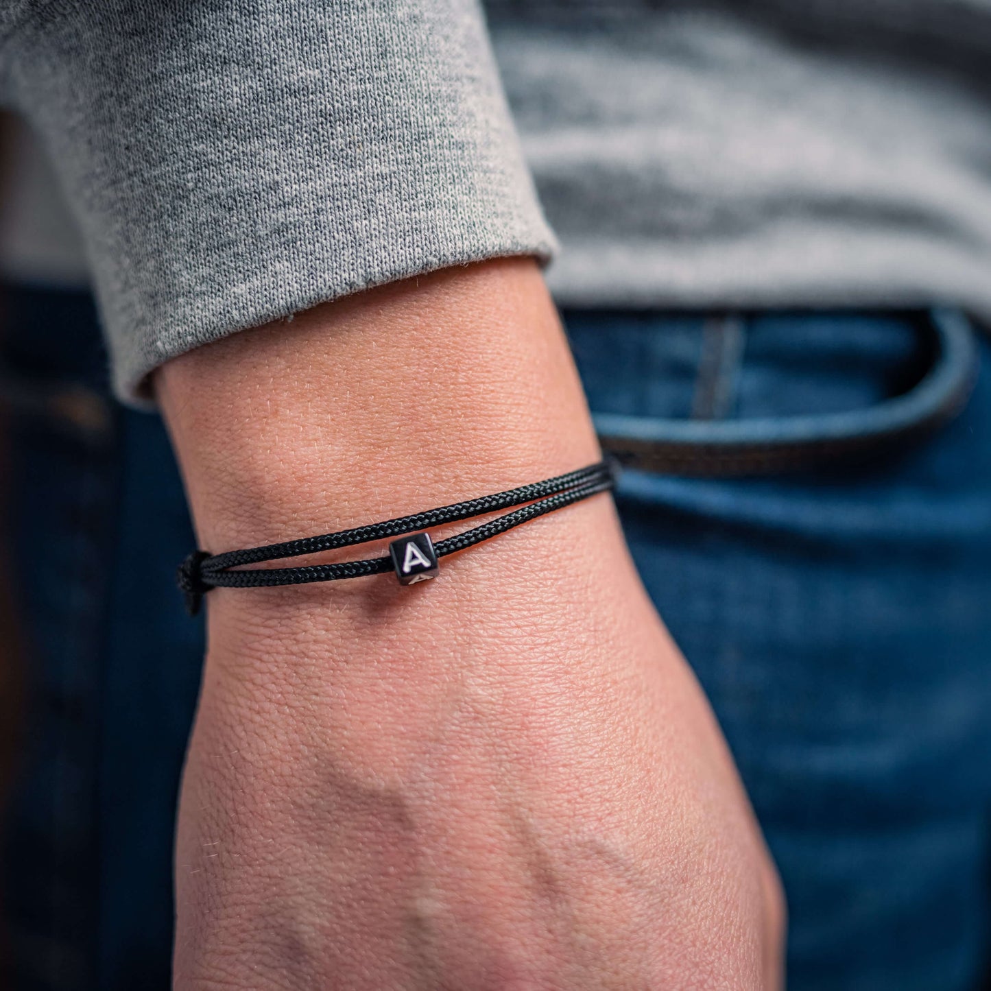 buchstaben-armband-freundschaftsarmband-damen-mädchen-schwarz