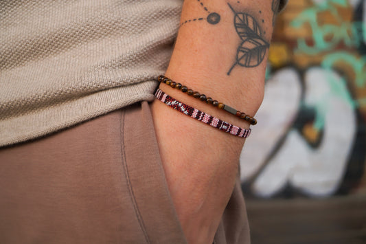 Made by Nami Surfer 2x Surfer Armband - Weinrot & Tigerauge