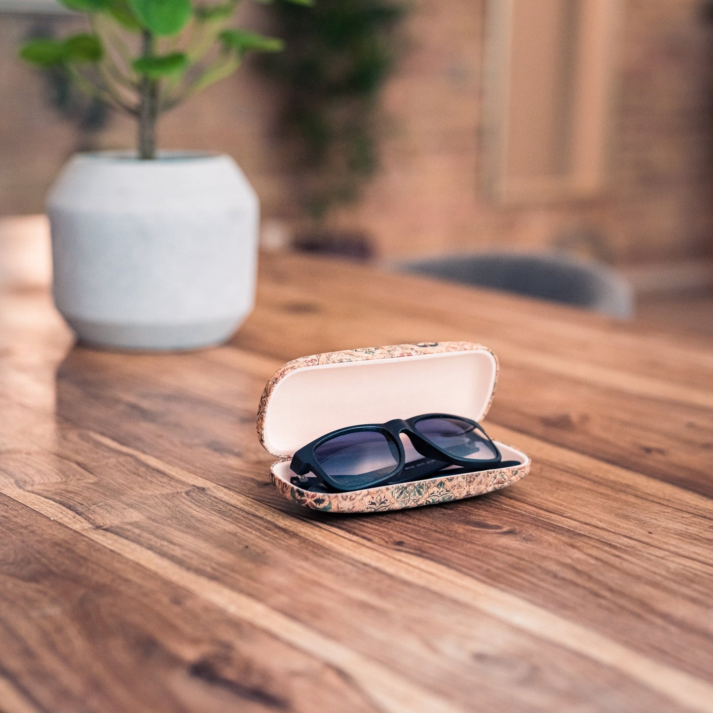 Made by Nami Surfer Boho Brillenetui Hartschale - Kork (Design 1)