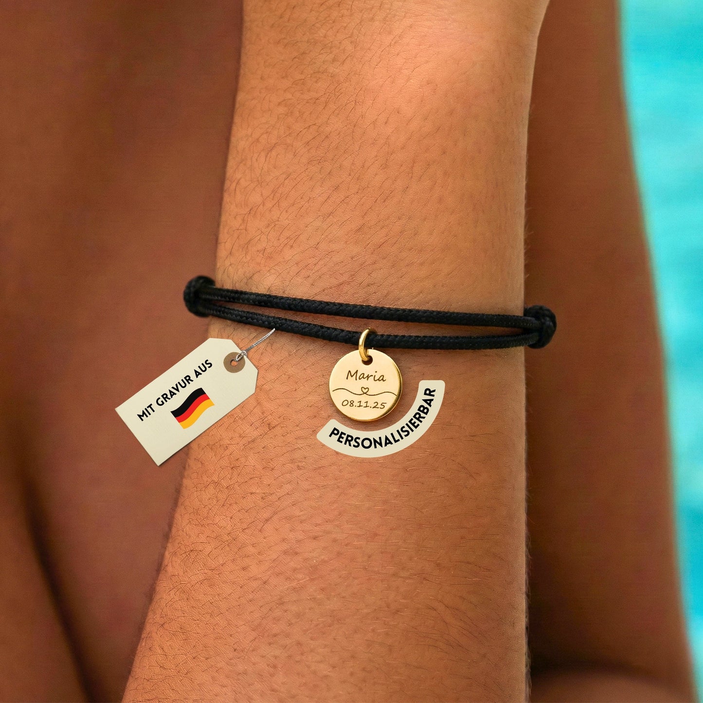 Personalisierbares Armband mit Edelstahl-Anhänger und Kordelband
