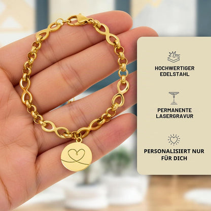 Kabelkettenarmband im Infinity-Design mit personalisiertem Gravuranhänger & Blumensymbolen – Gold 01
