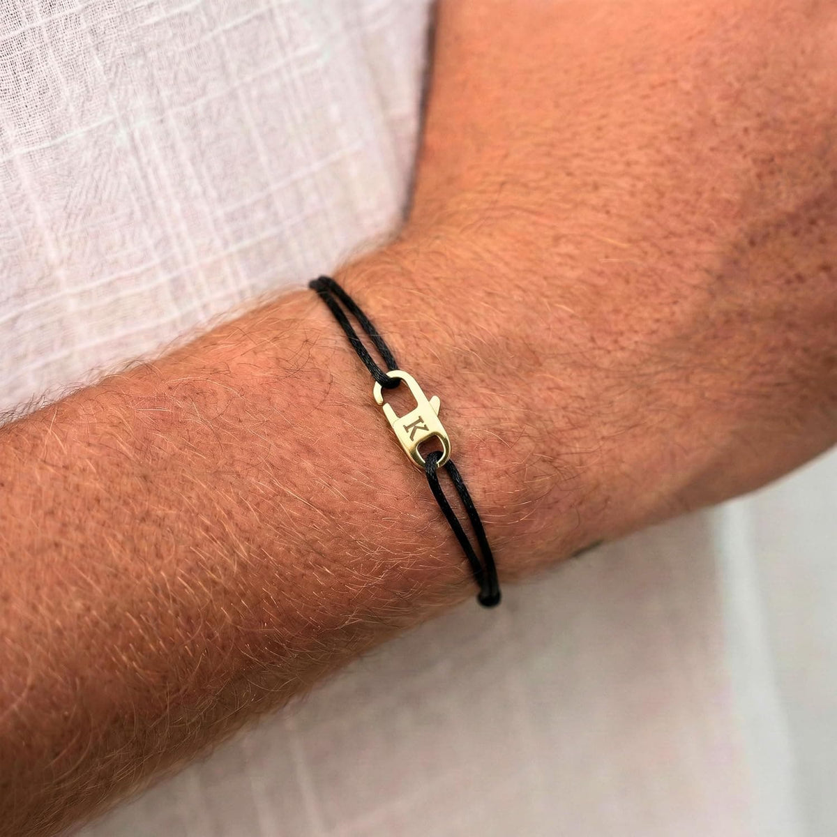 Personalisierbares verstellbares Kordelarmband mit Gravur-Karabiner – Schwarz
