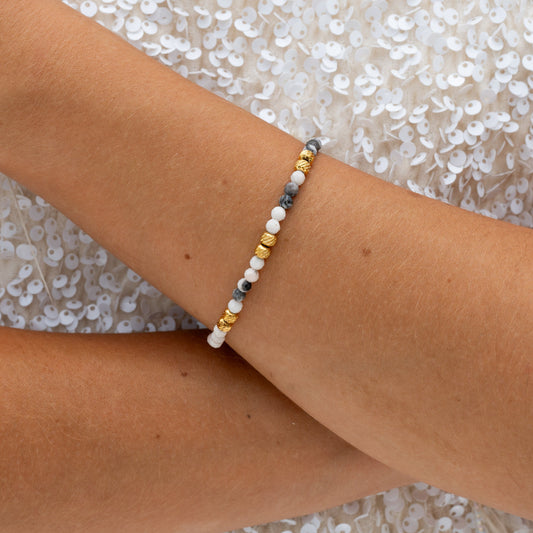 Goldarmband mit Natursteinen