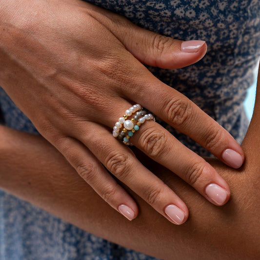 Elastischer Perlenring aus echten Süßwasserperlen