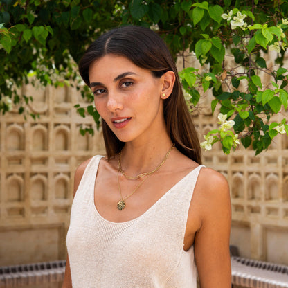 Goldene Layer Halskette mit rundem Anhänger