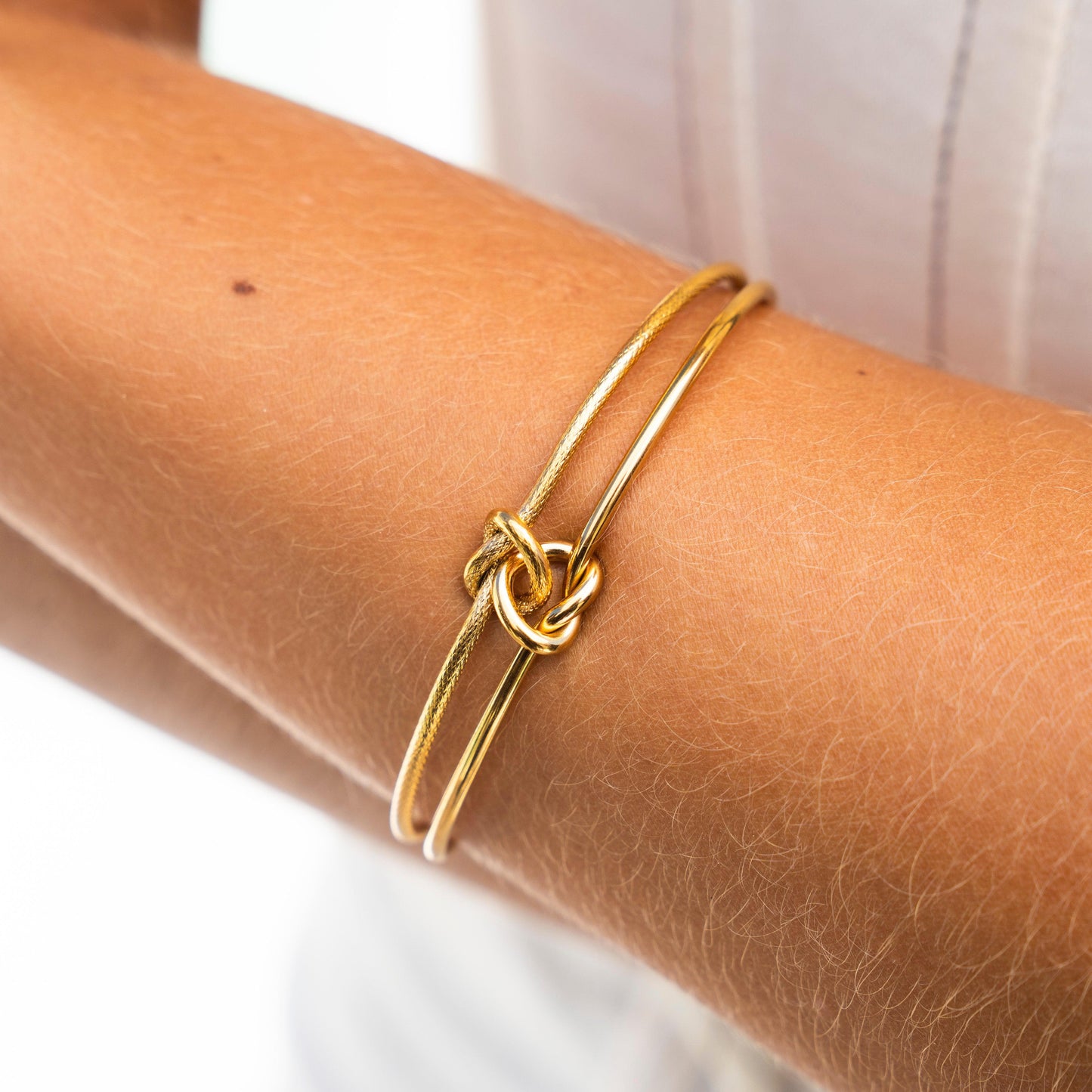 18K Gold Armreif mit Knoten