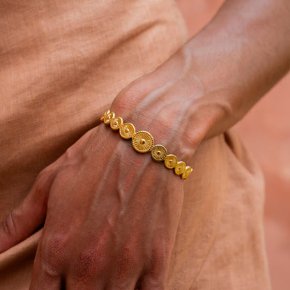 Goldener Boho Armreif – 18K vergoldet & verstellbar