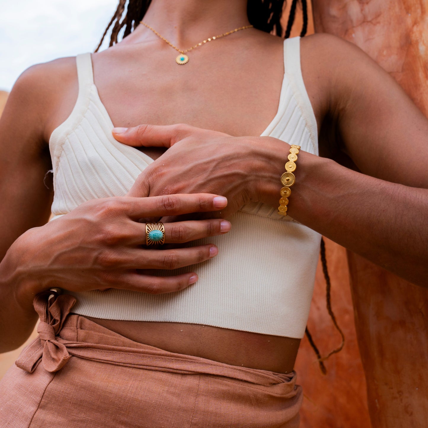 Goldener Boho Armreif – 18K vergoldet & verstellbar