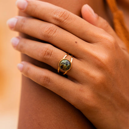 Boho Ring mit Edelstein Grün