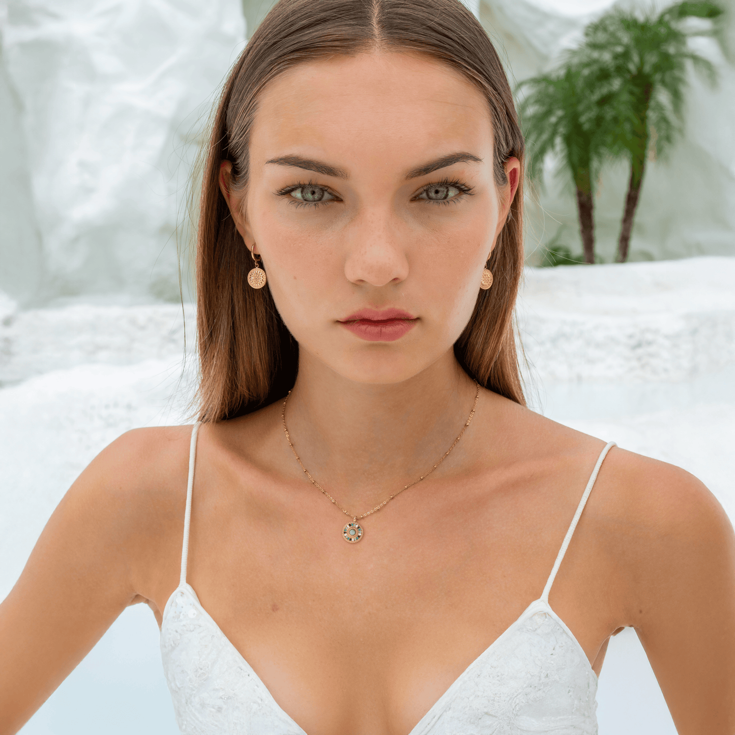 Goldene Mandala Halskette mit Türkisstein – Boho Schmuck