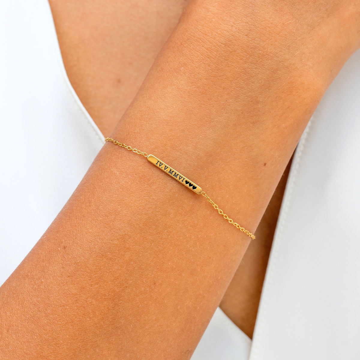 Personalizable cable chain bracelet with rectangular engraving plate – Gold