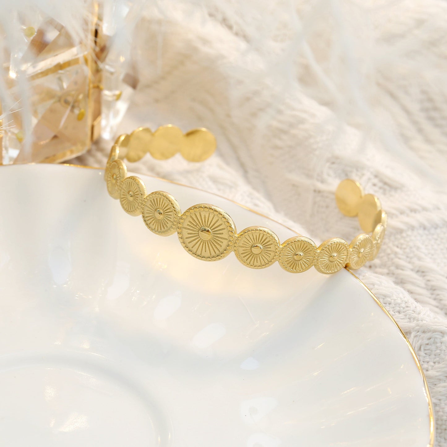 Goldener Boho Armreif – 18K vergoldet & verstellbar