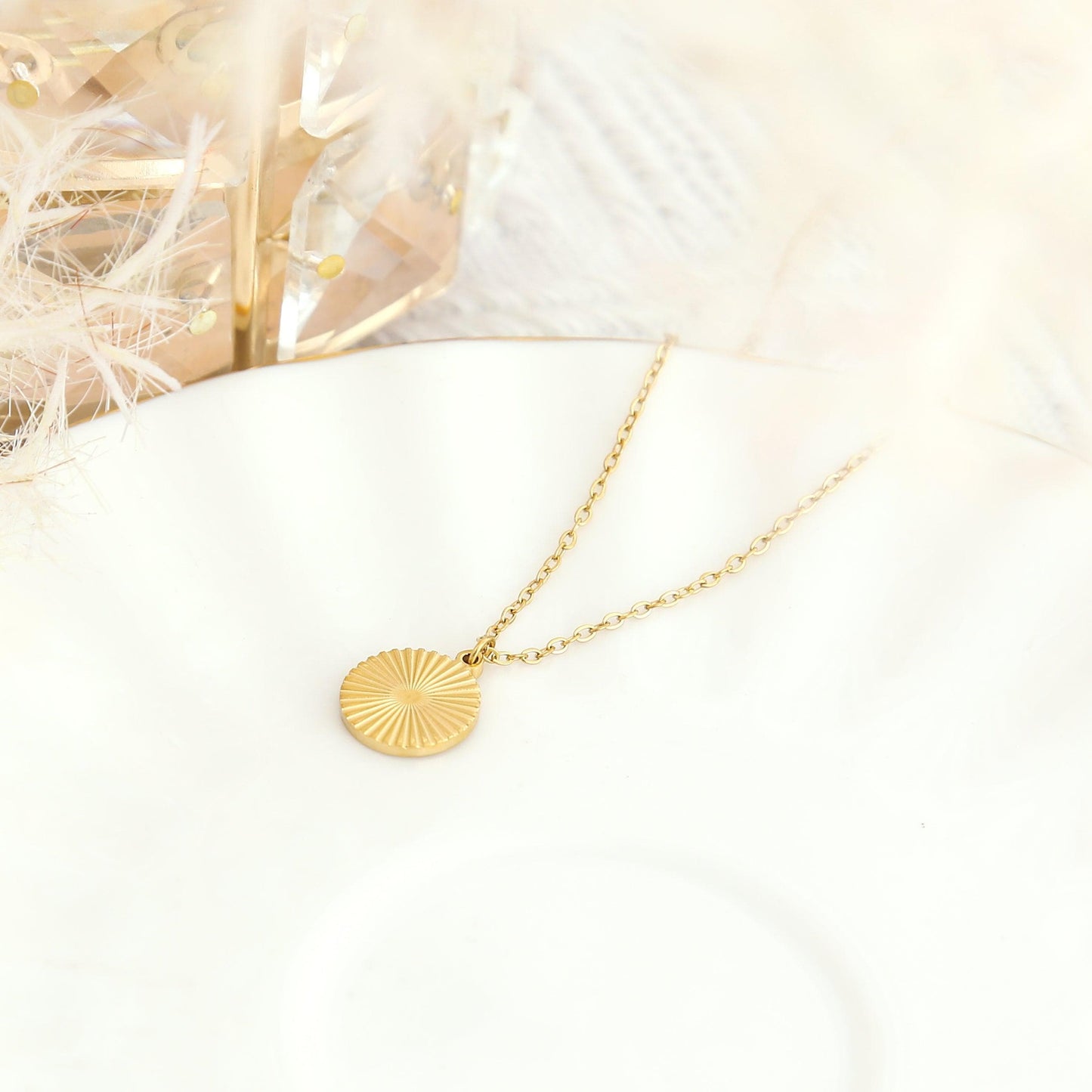 Goldene Sonnenanhänger Halskette Damen – 18K Edelstahl