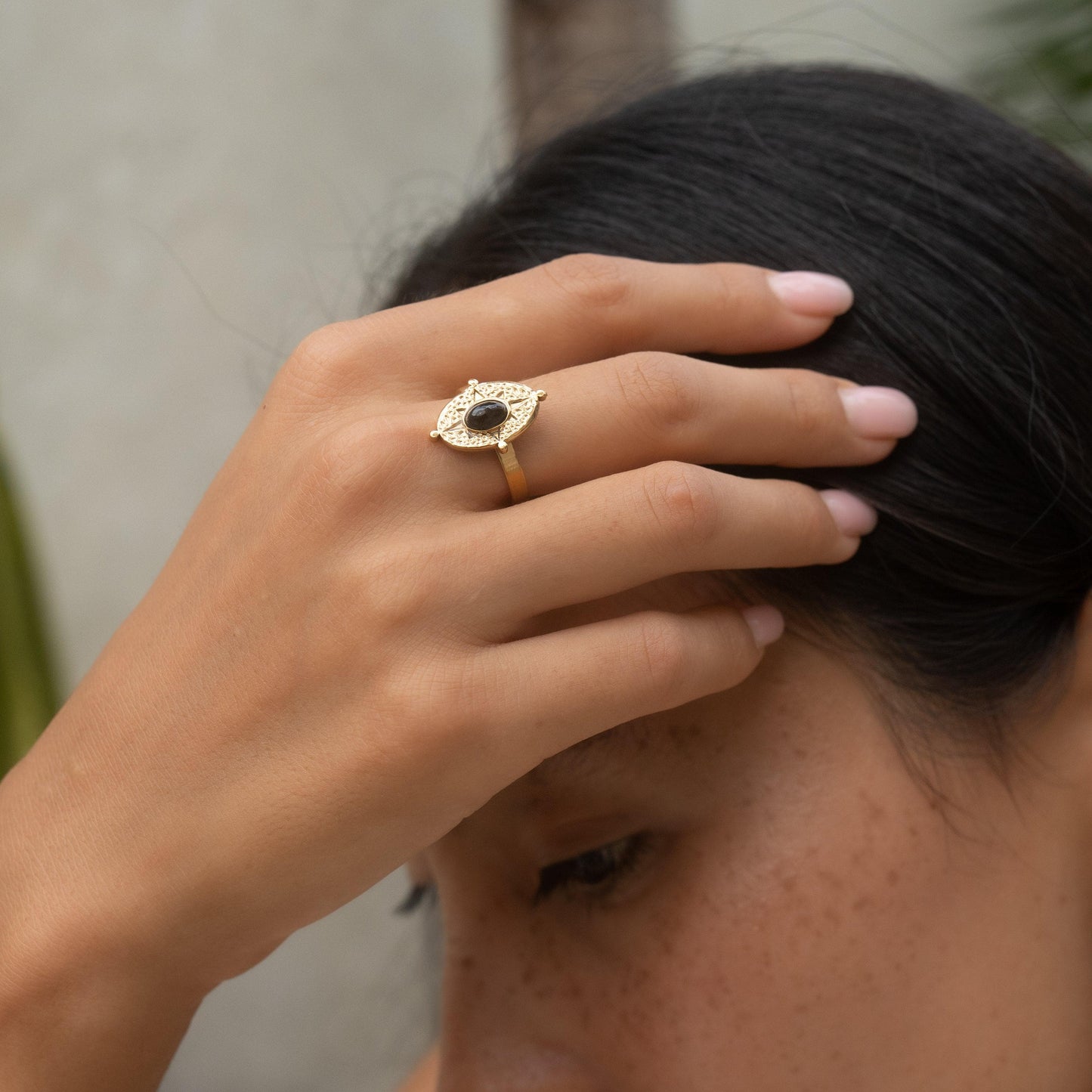 Goldener Boho Ring mit schwarzem Edelstein