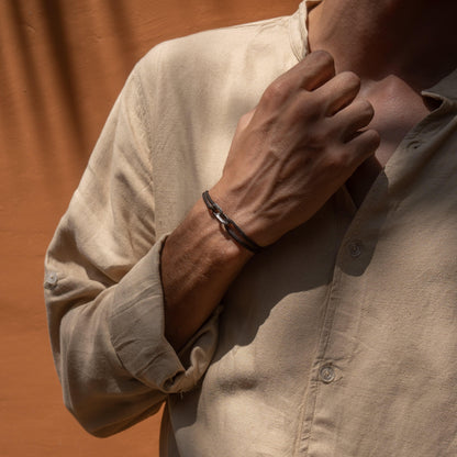 Surfer Armband Schwarz – Handmade & Verstellbar