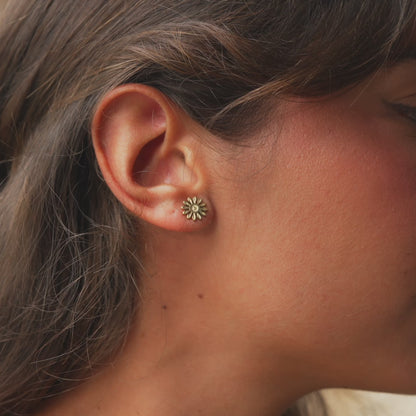 Goldene Blume Ohrstecker 18K vergoldet