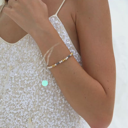 Goldarmband mit Natursteinen