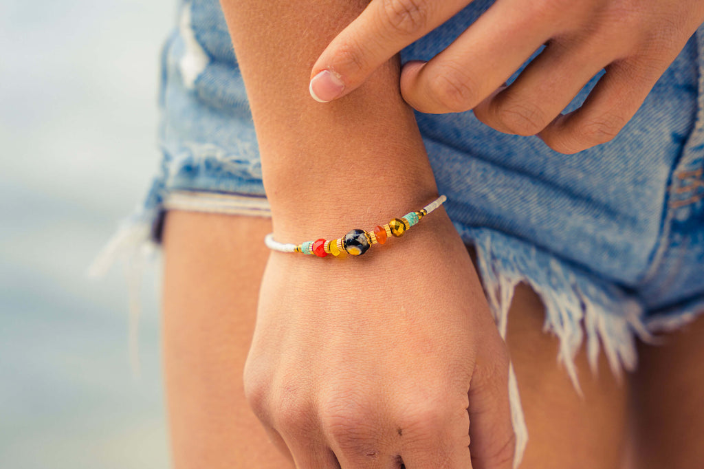 Made by Nami Surfer Goa "Mystical White" Armband